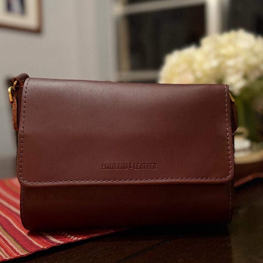 Portland Leather Goods Medium Metro Crossbody Cognac